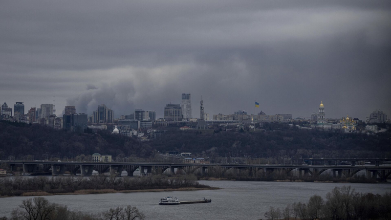 Украинские СМИ сообщили о взрывах в Киеве